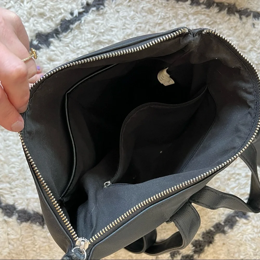 Black Pebble Vegan Leather Backpack * Co-lab * GUC - Picture 7 of 8